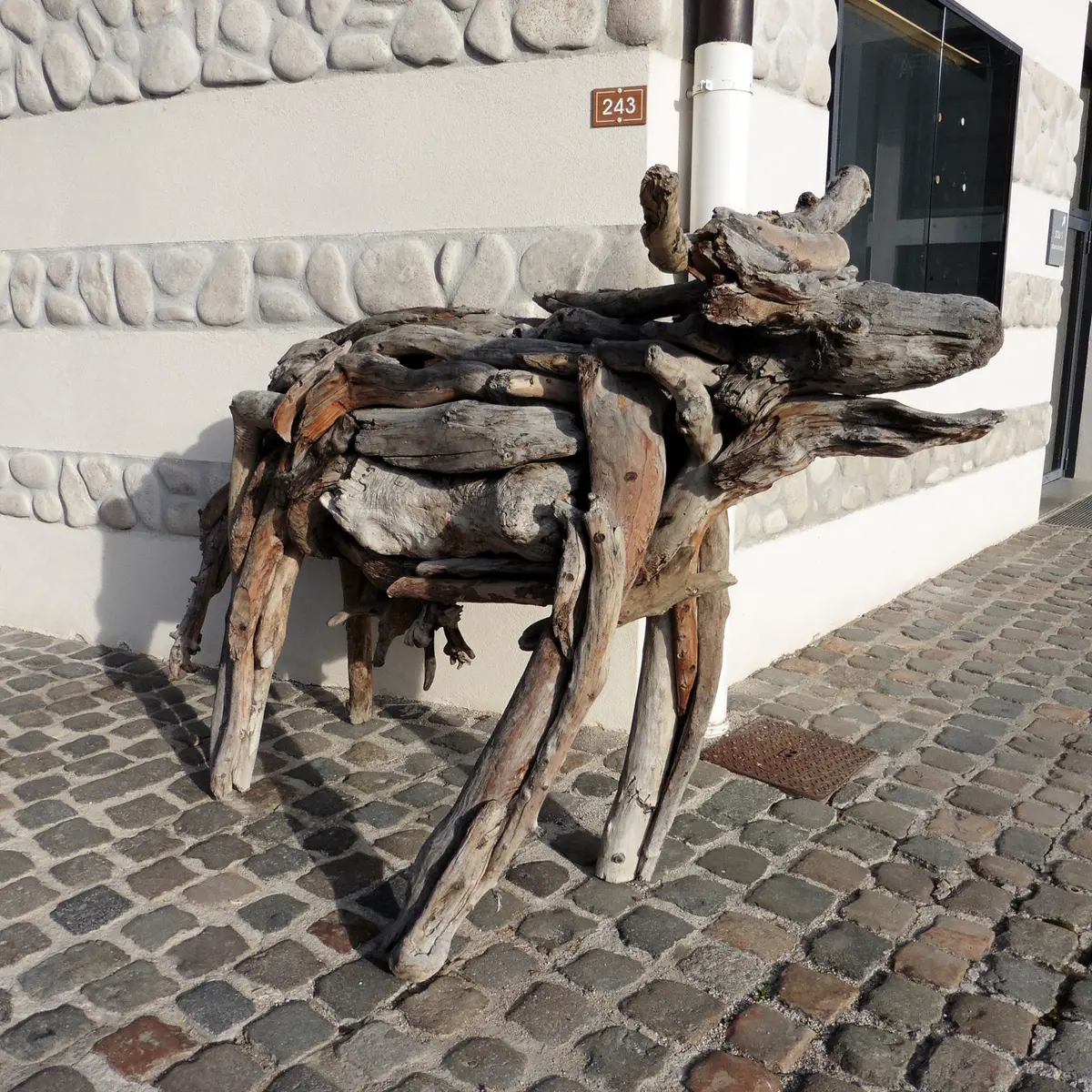 Art Vache : La Vache en bois flotté