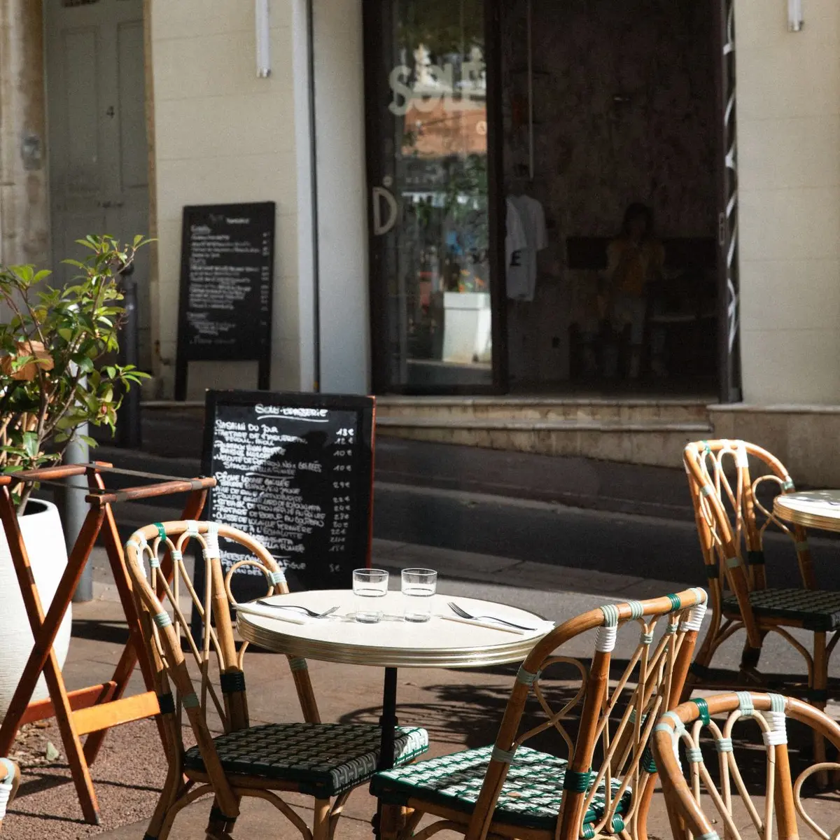 terrasse et dévanture