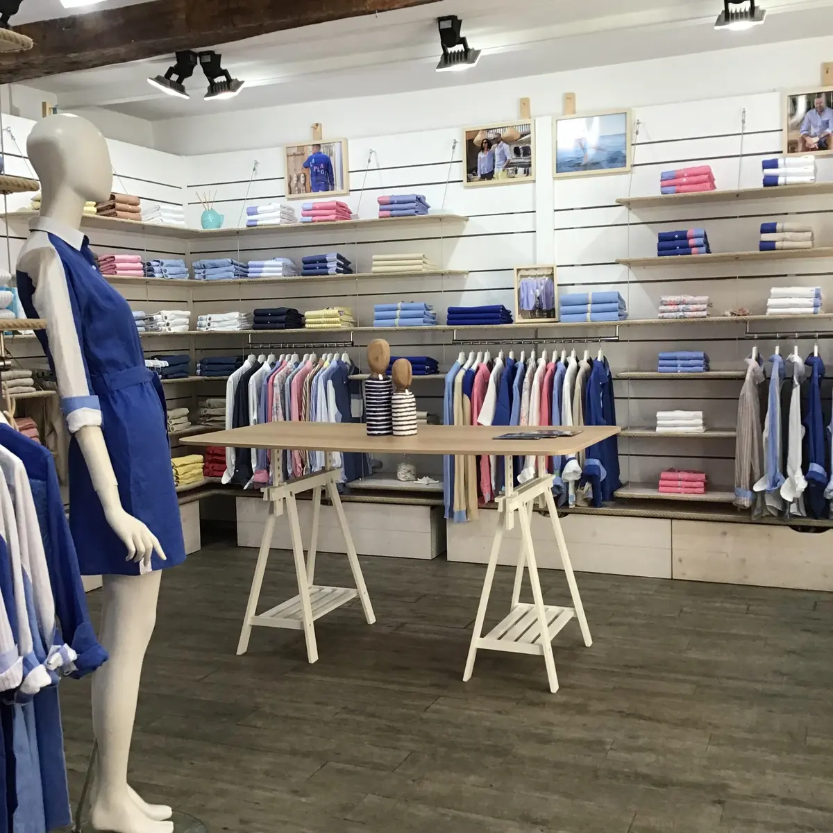 Intérieur côté vitrine