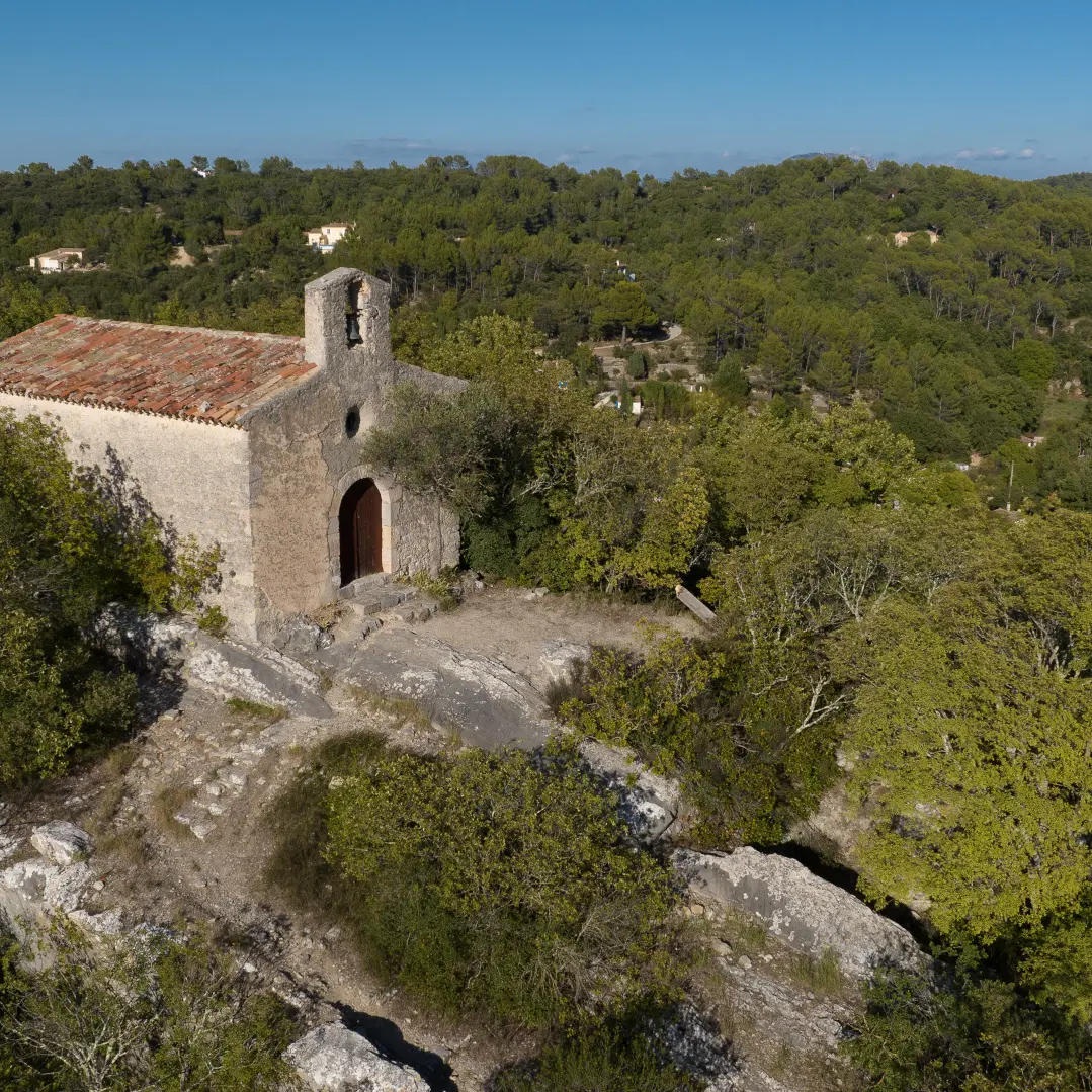 Chapelle Saint-Pierre, Bras