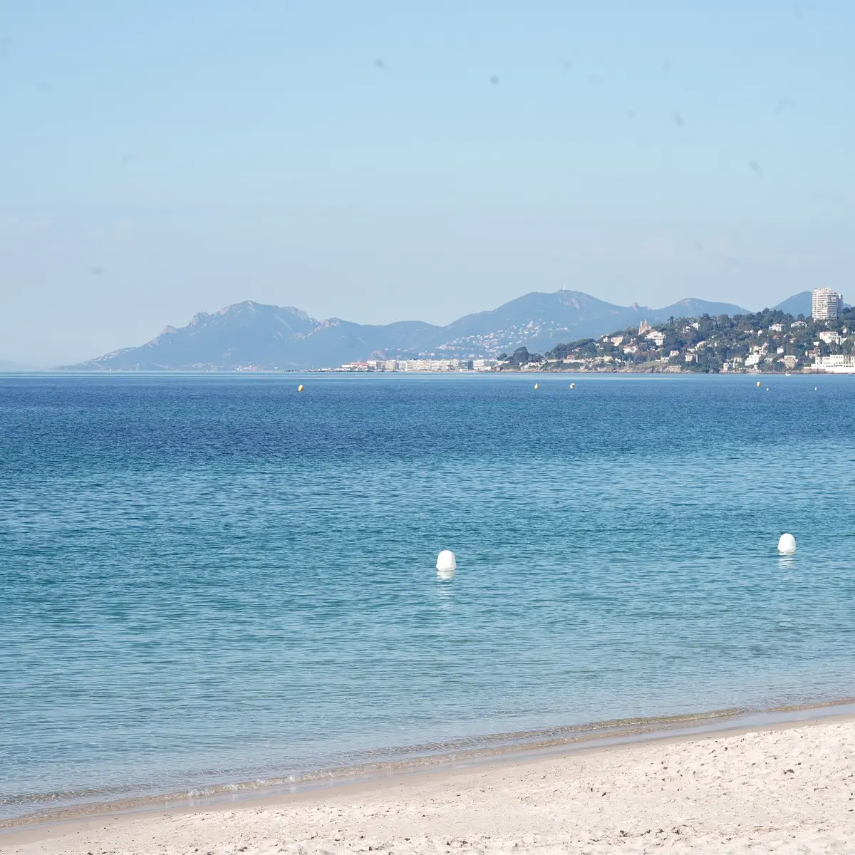 Vue sur la Mer depuis la plage Lutétia