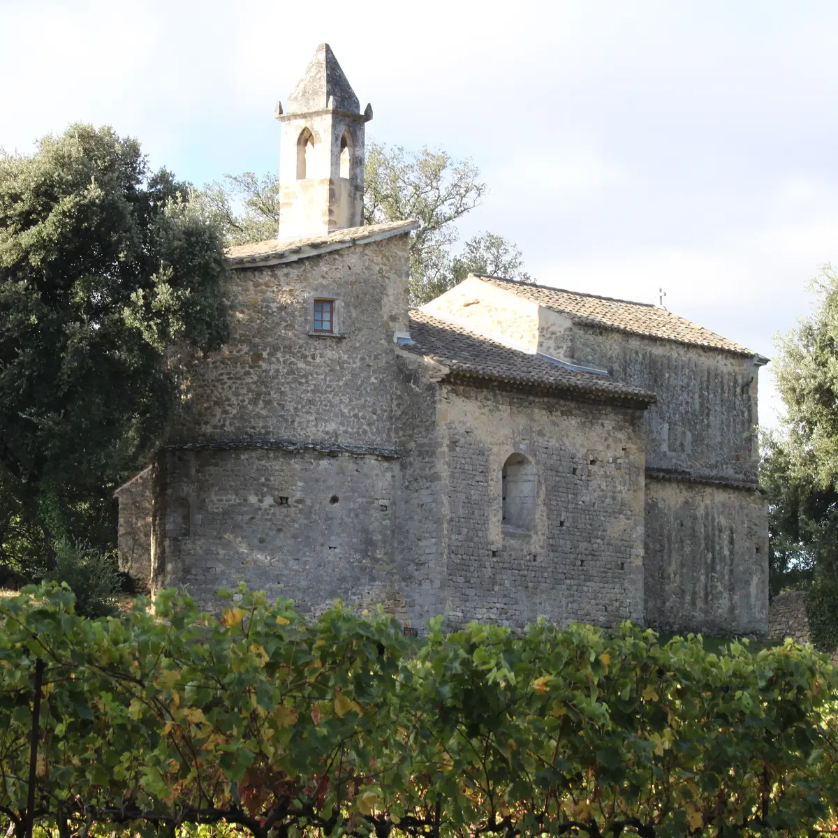 Chapelle sur le tour du massif d'Uchaux à vélo