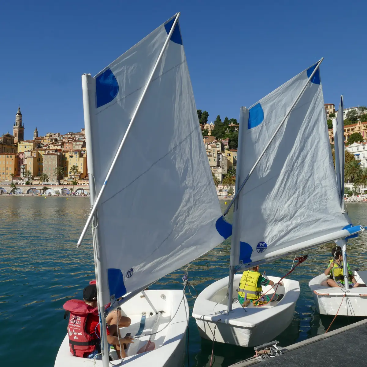Activités pour les enfants à Menton : la voile