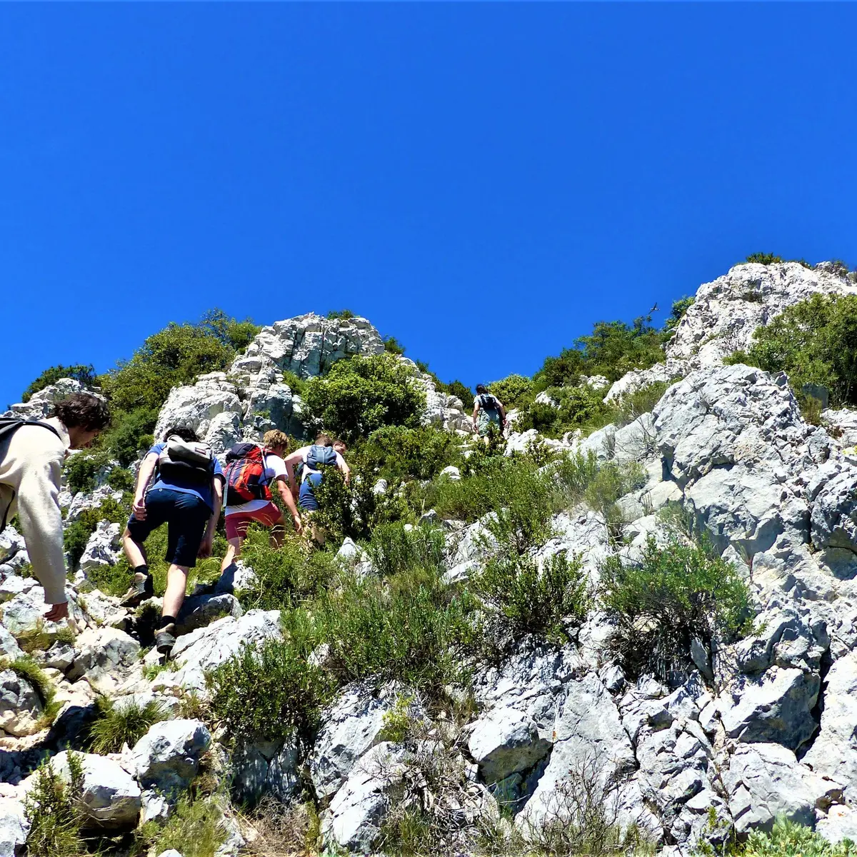 Passage de la crête des Alpilles