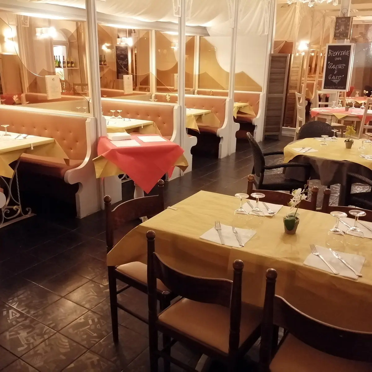 Salle du restaurant Galettes & galets