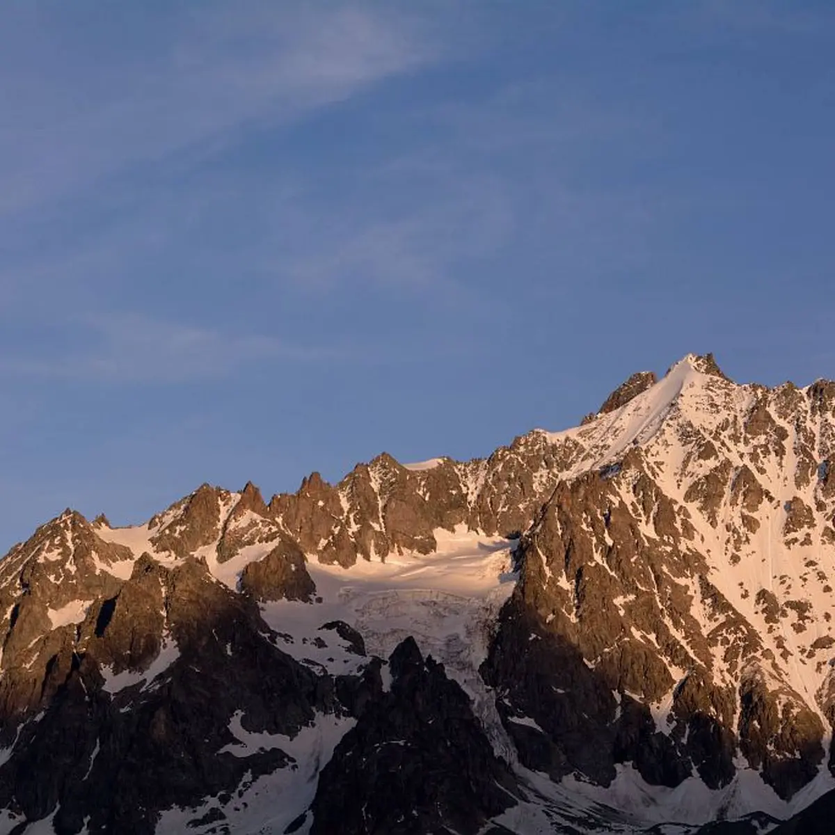 Les Agneaux au coucher du soleil depuis l'Alpe de Villar d'Arêne