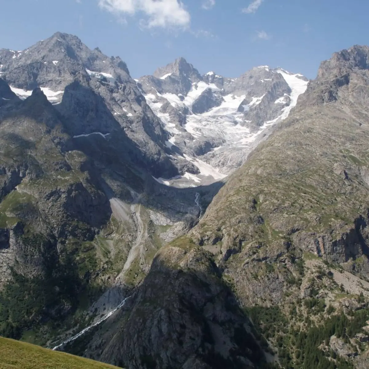 Depuis le belvédère du sentier des crevasses, vue sur le massif de la Meije et la combe de l'Homme