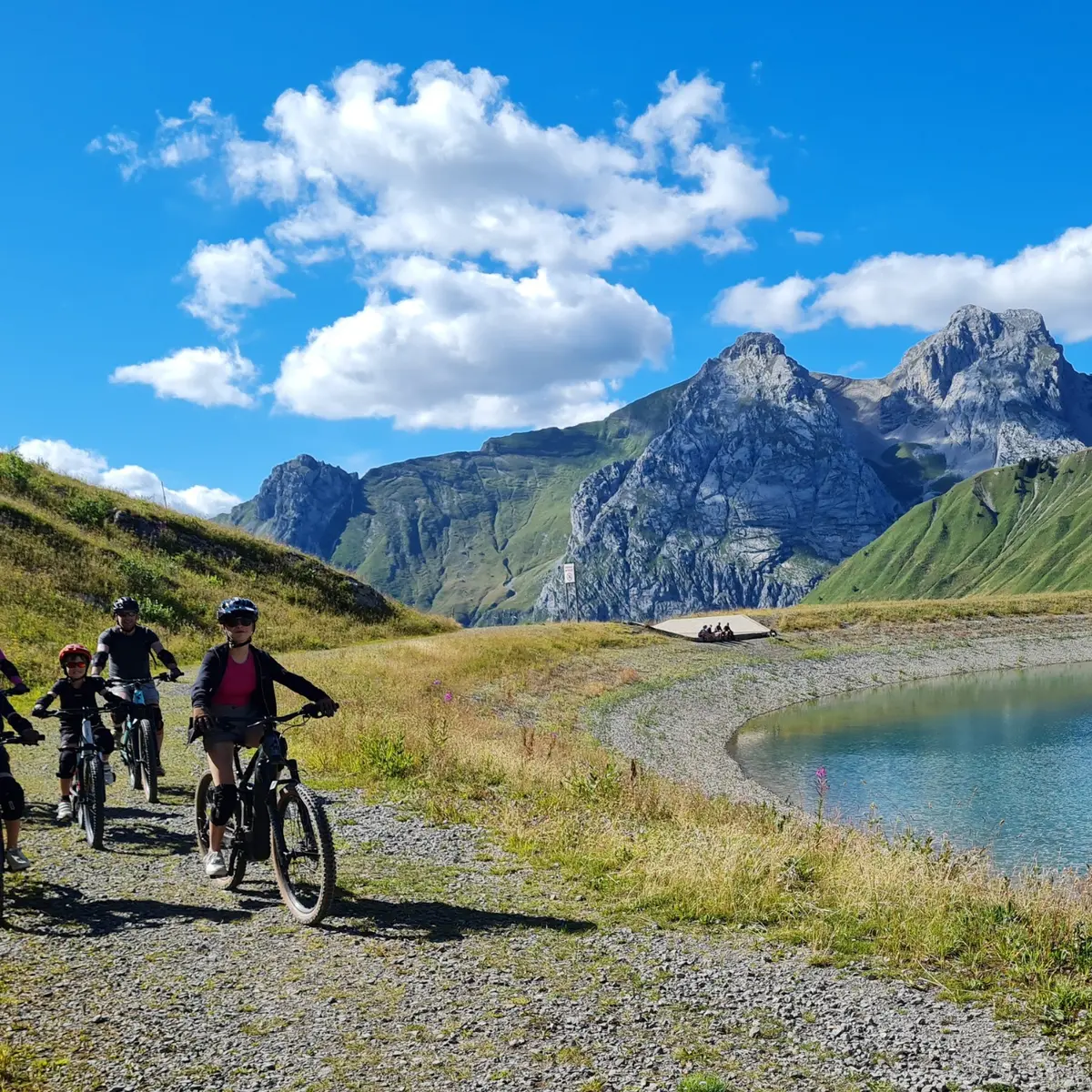 Pack famille VTT électrique : sortie encadrée