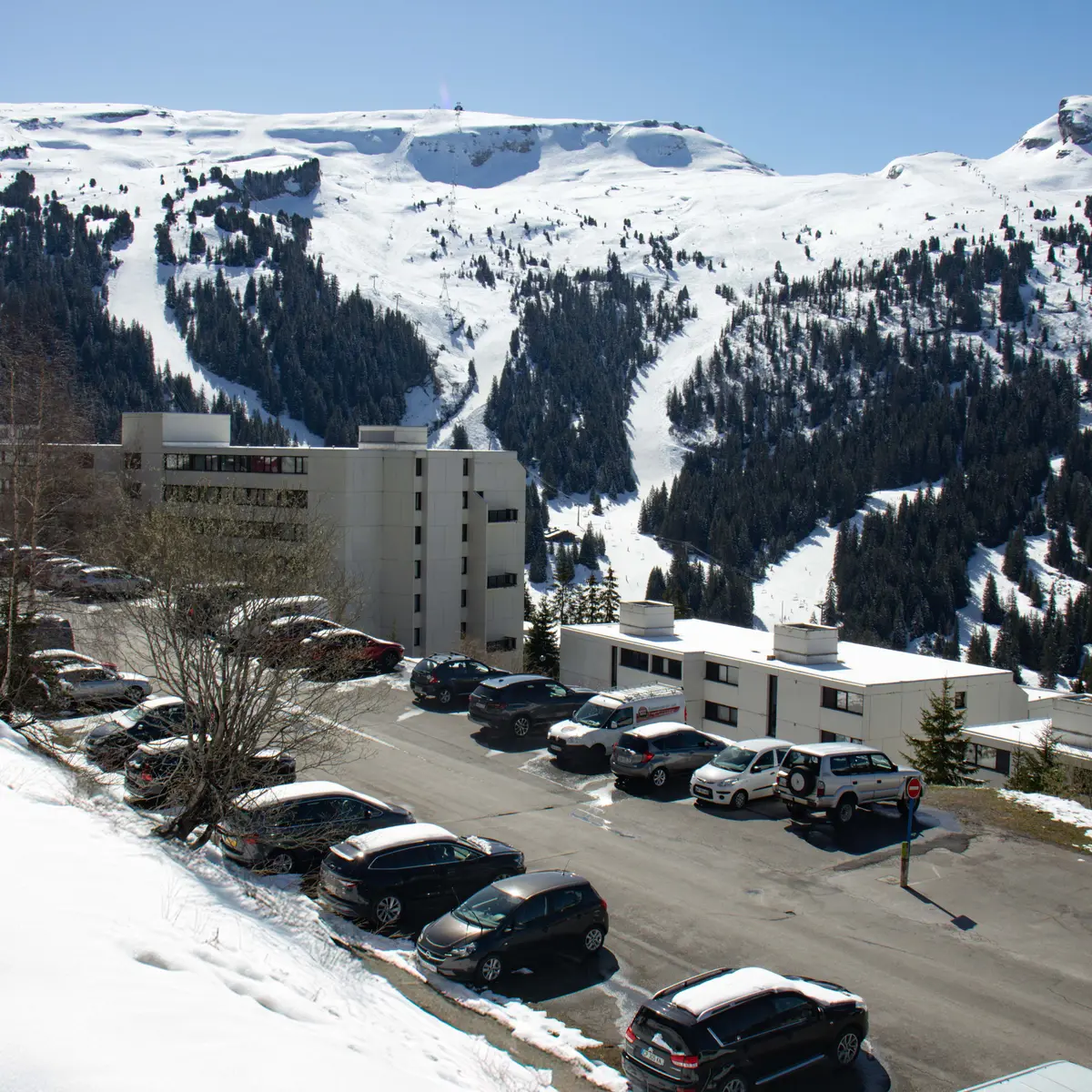 Vue du parking depuis la deuxième niveau