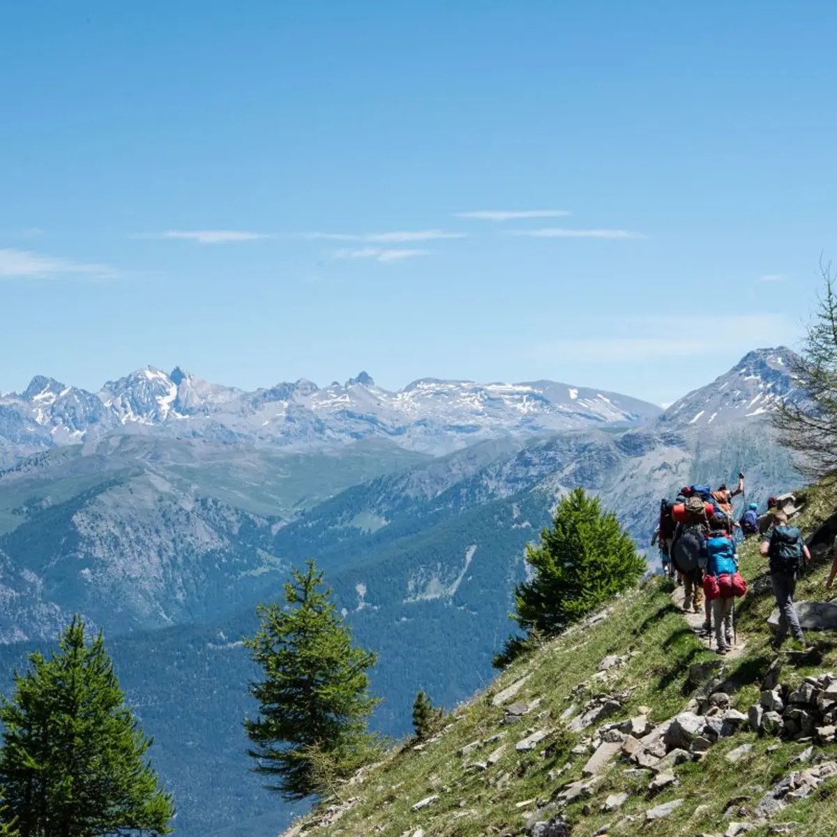 Groupe de randonneur sur le sentier du Mont Guillaume