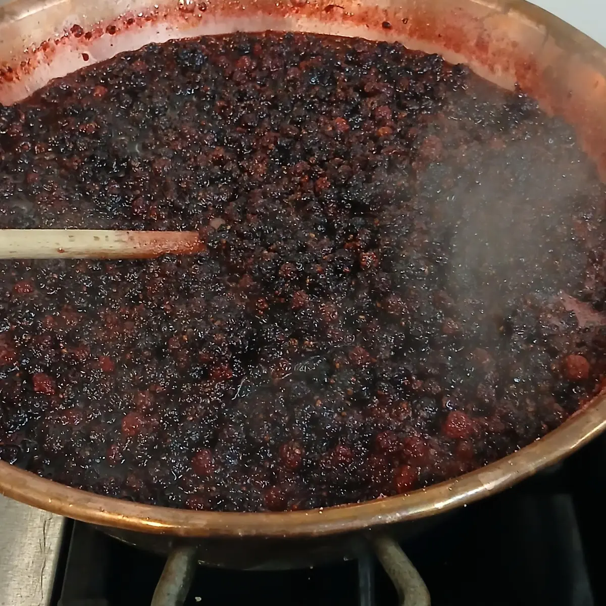 Confiture cuite au chaudron
