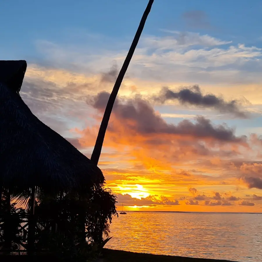 Supérieur BG vue lagon sunset