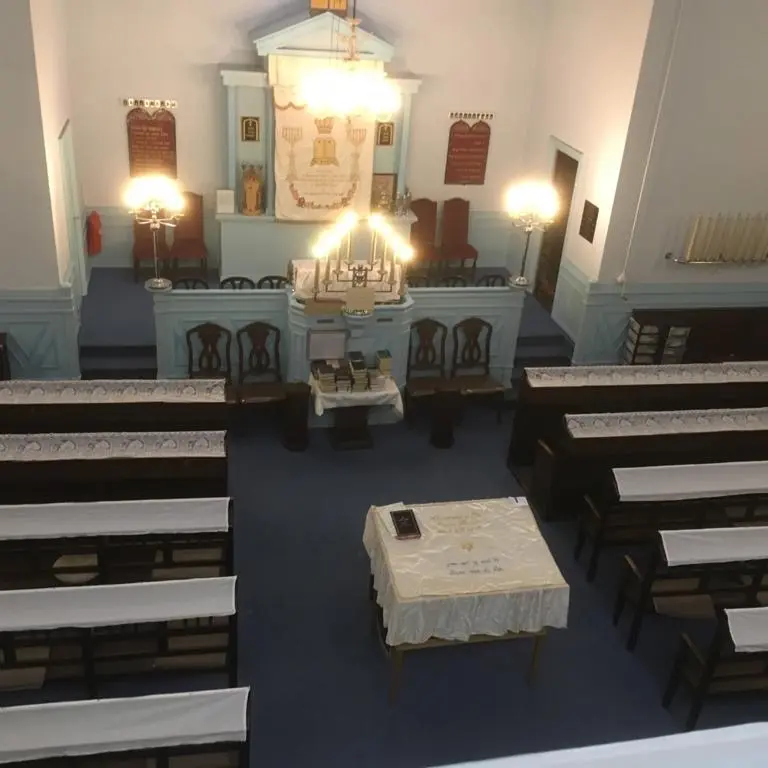 Intérieur de la synagogue