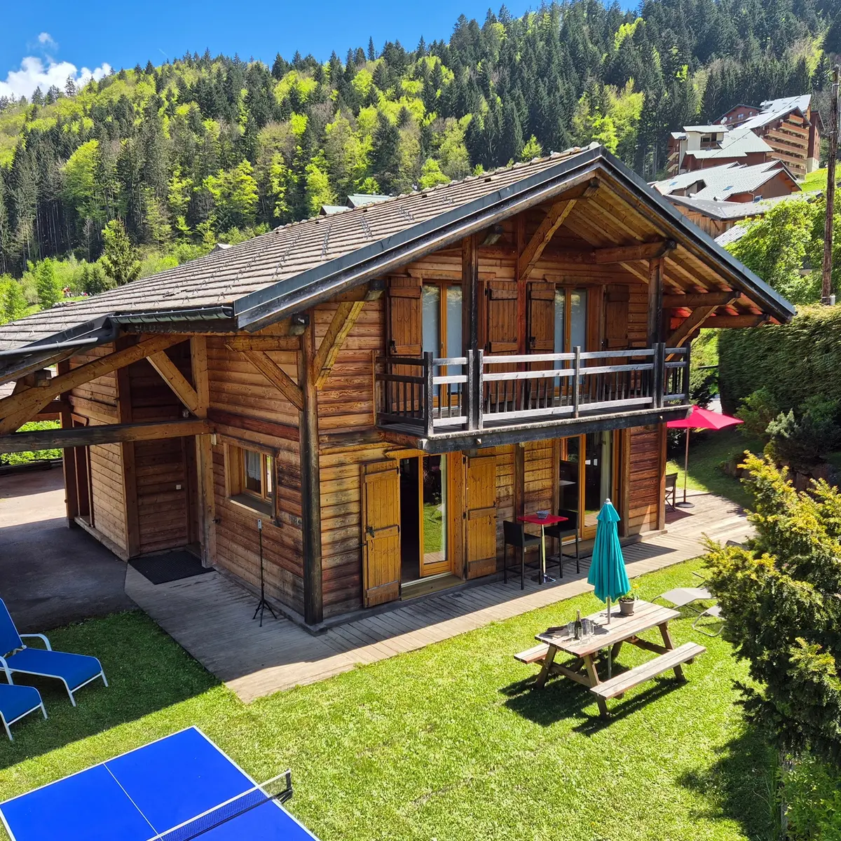 Chalet MB exterieur et terrasse jardin
