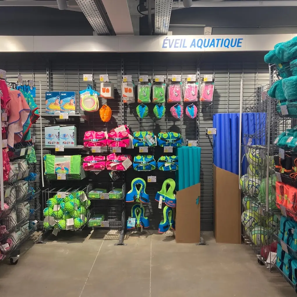 Rayon de produits dans le magasin