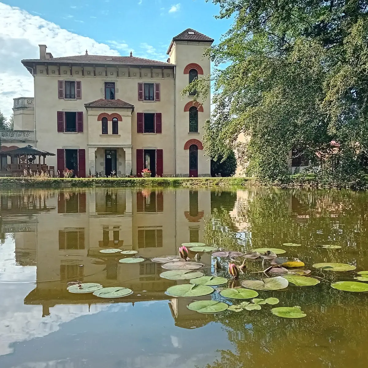 Extérieur du Domaine de Marchal