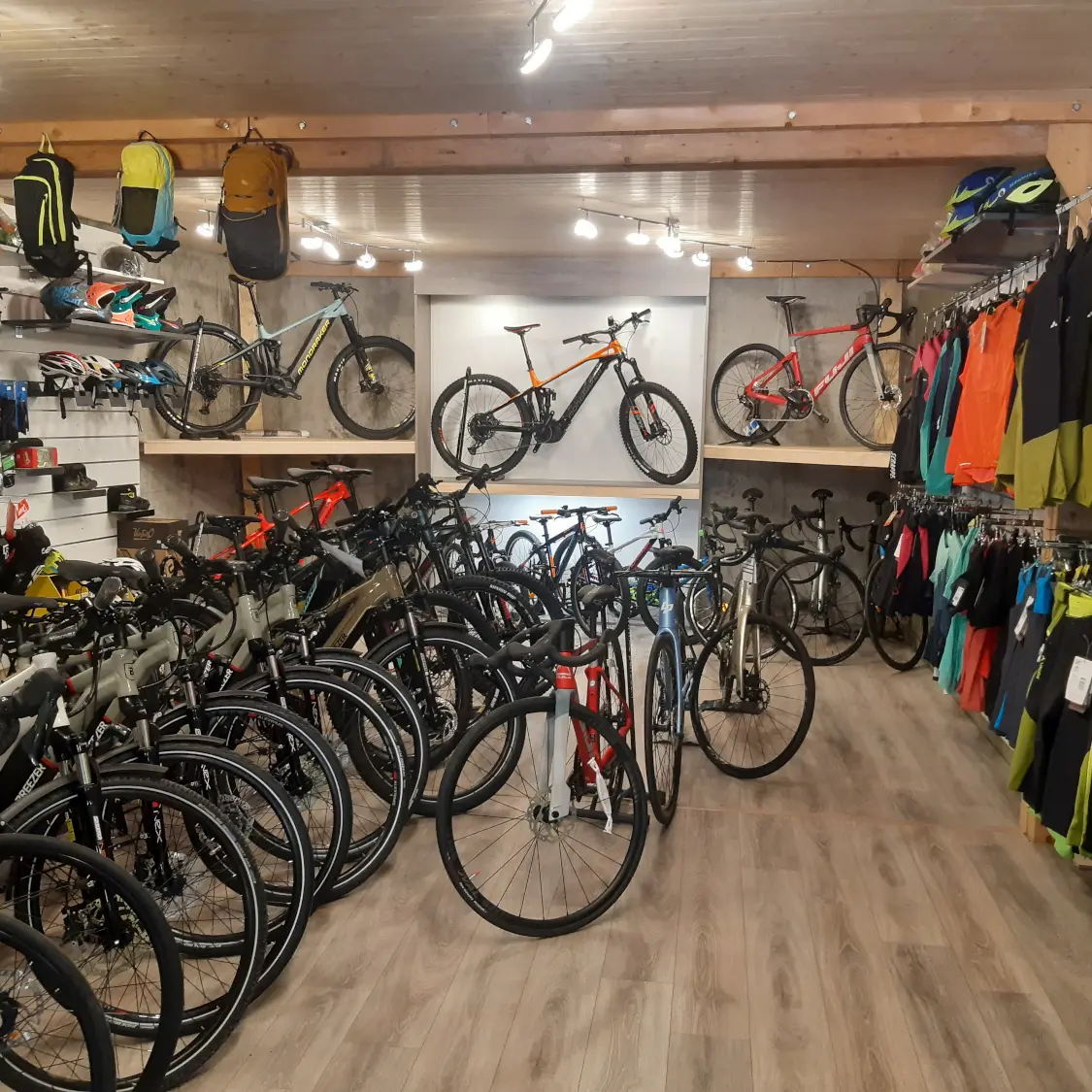 S'Pass Sport, magasin de vente, location et entretien d'équipements sportifs