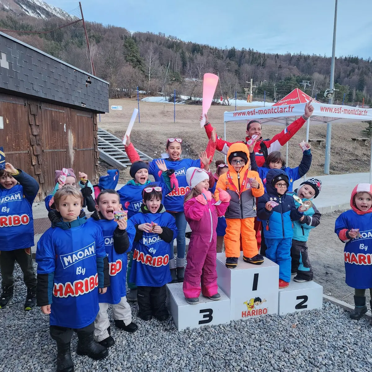 Chasse au trésor Haribo avec l'ESF à Montclar