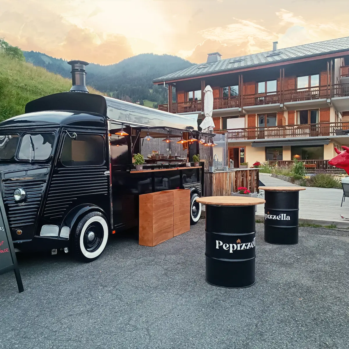 Food truck devant l'hôtel