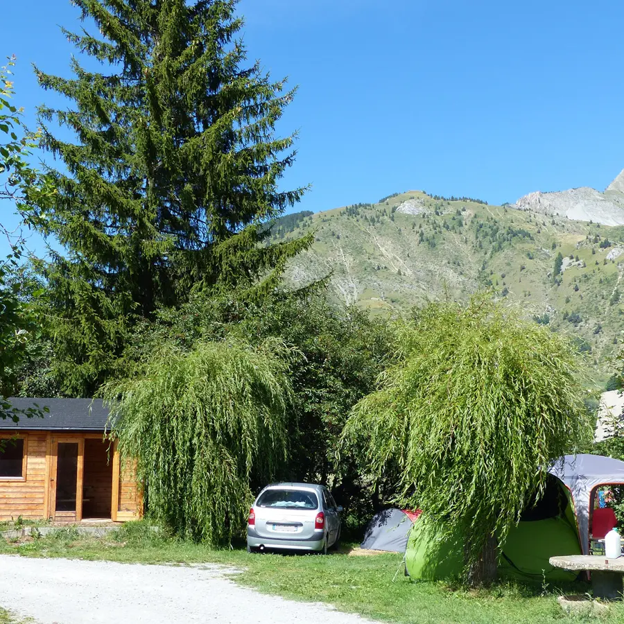 Camping Les Taillas à Ancelle, vallée du Champsaur