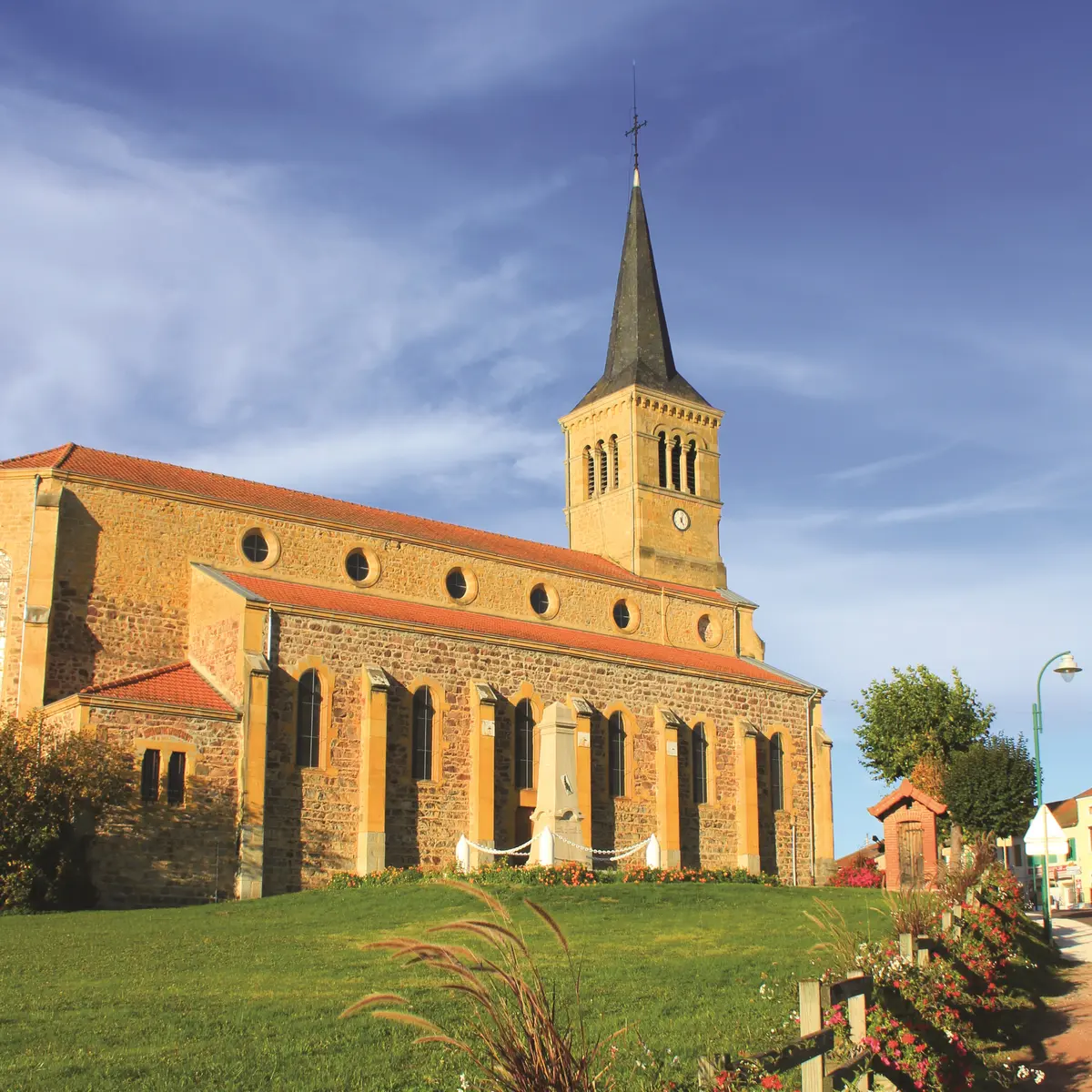 Eglise Noailly recadrée