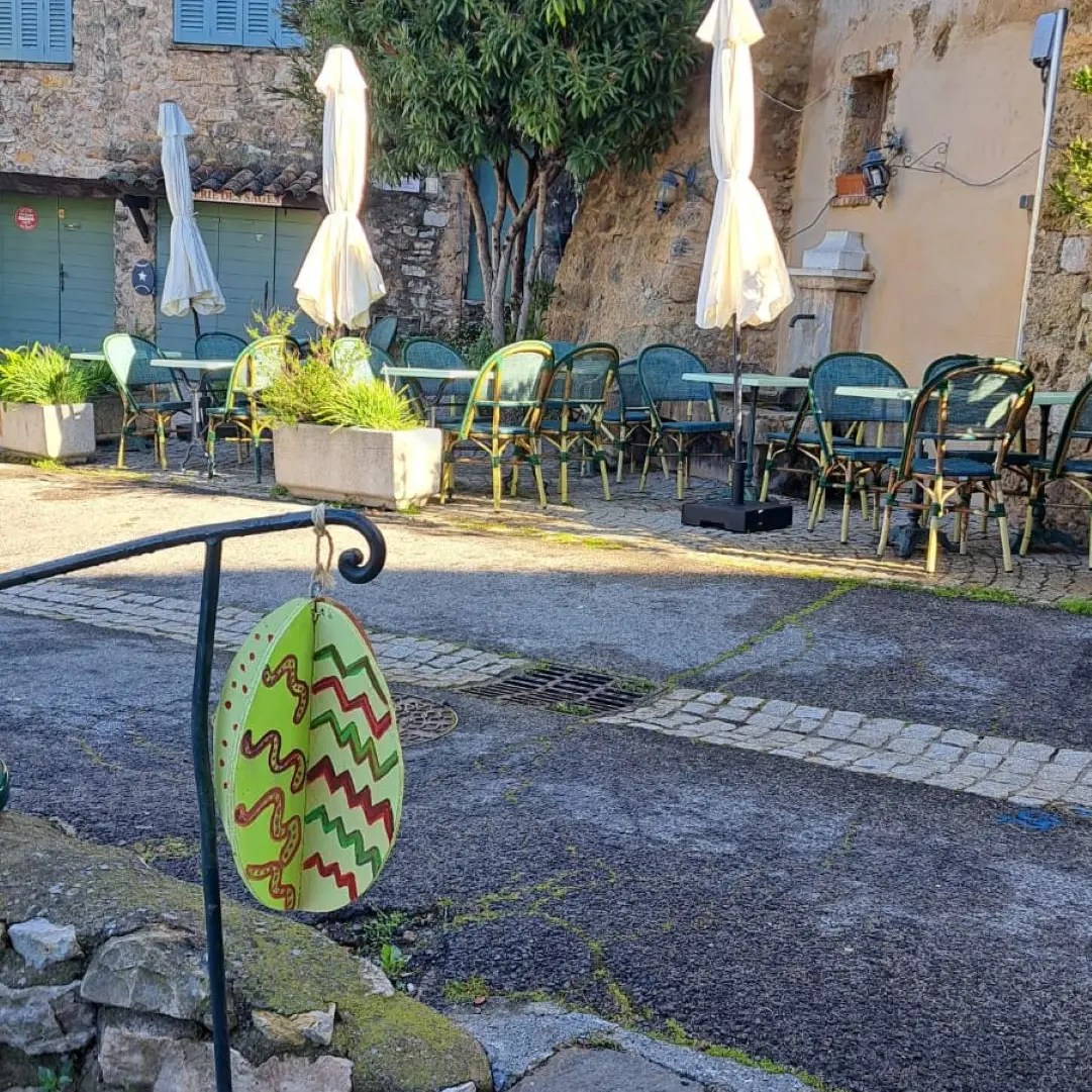 Terrasse côté fontaine