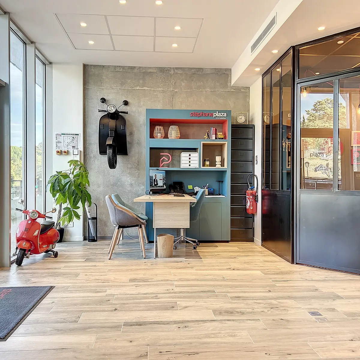 Espace accueil agence immobilière Stéphane Plaza Mougins