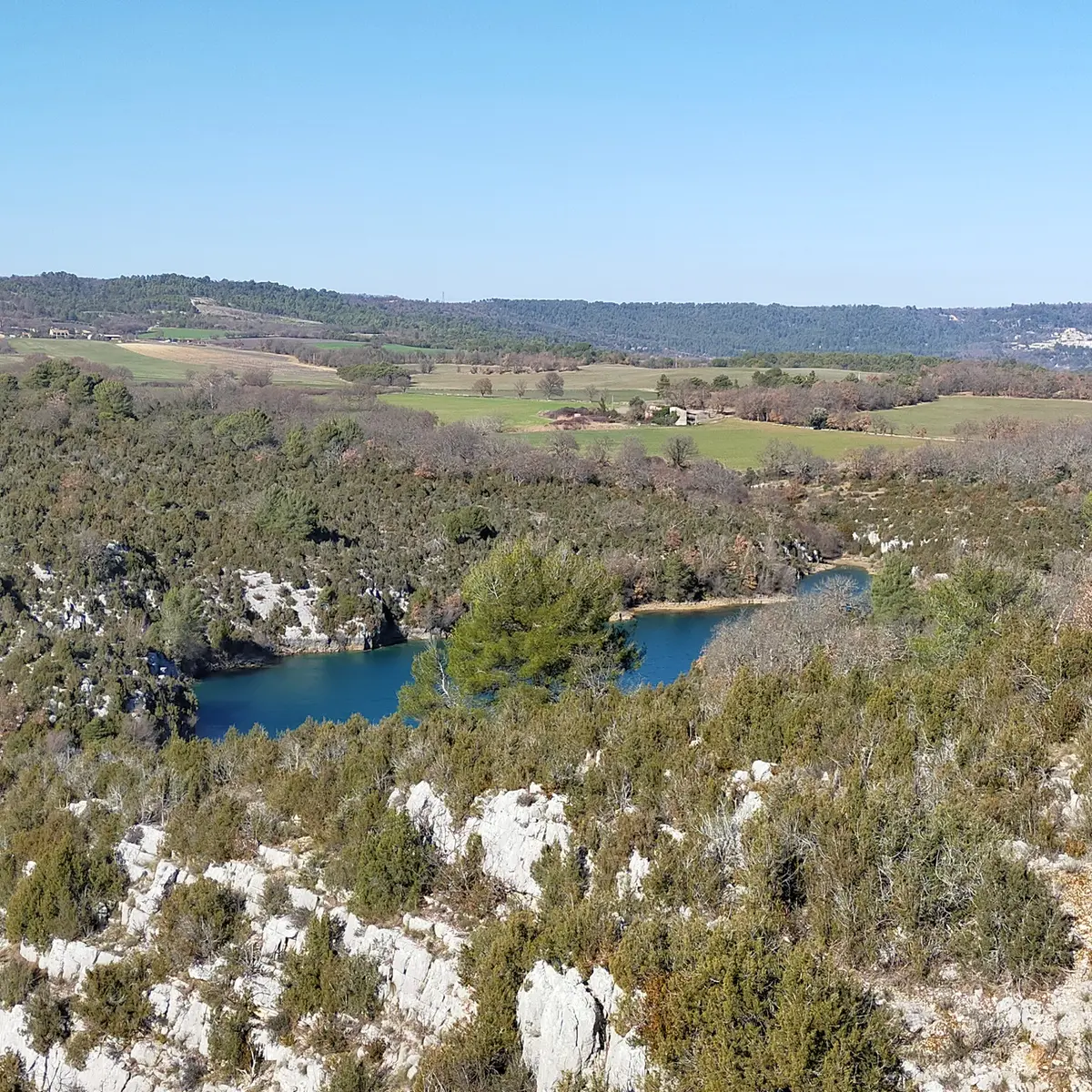 Saint-Laurent-du-Verdon sur la Gauche et Montpezat sur la droite