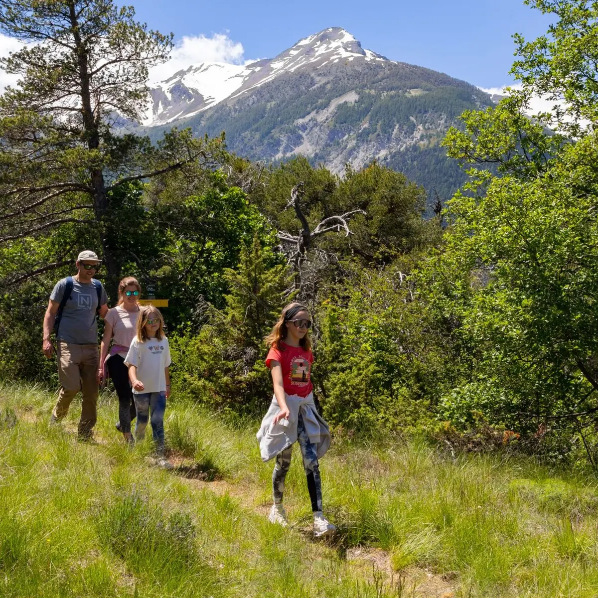 Descente du belvédère de Roche Rousse