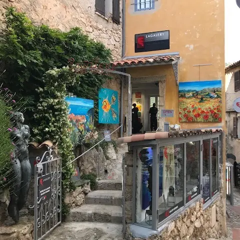 Lagalery Fine Arts