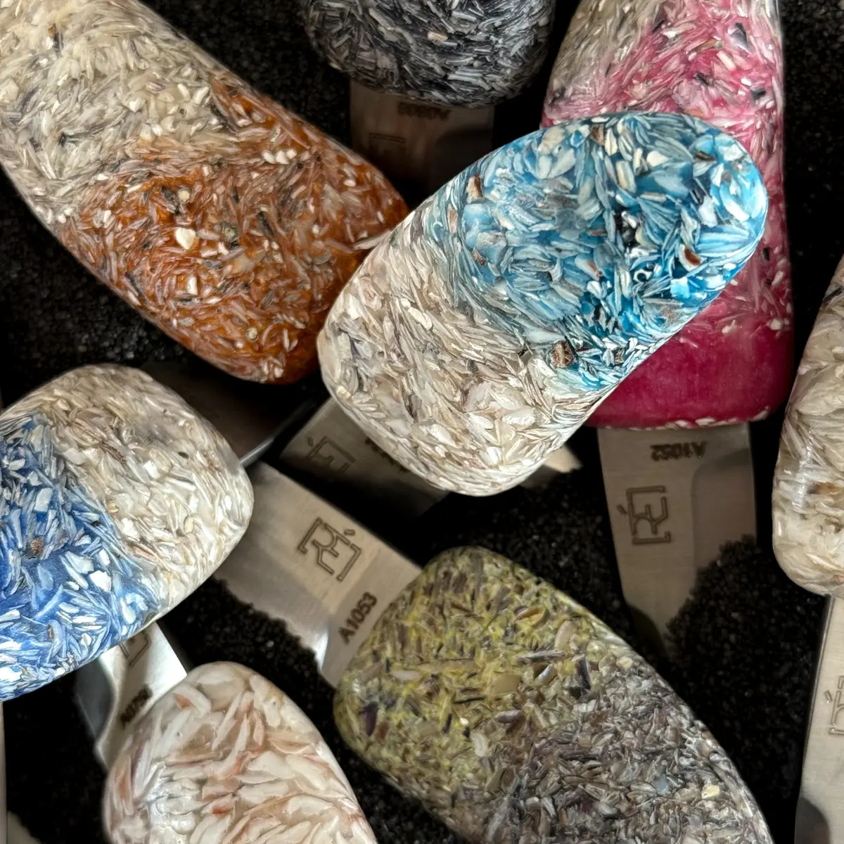 Gamme de couteaux colorés