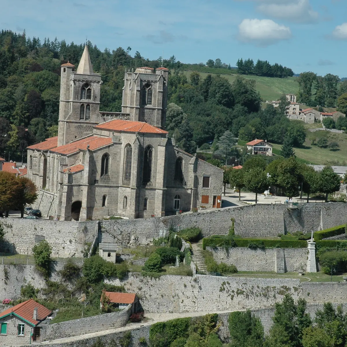 St Bonnet le Château - Village de caractère