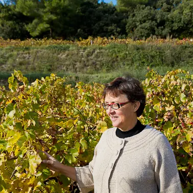 Mme Jacqueline André