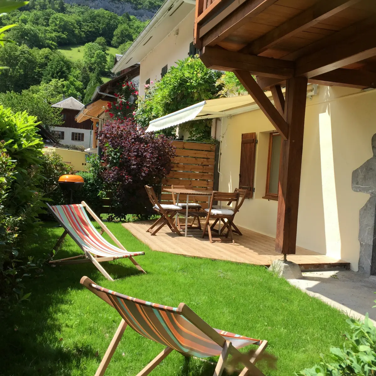 jardin avec transats