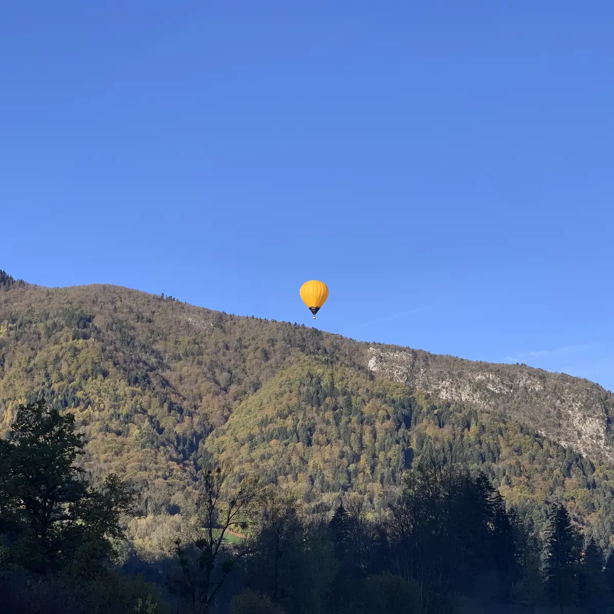 Paysage et vol montgolfière