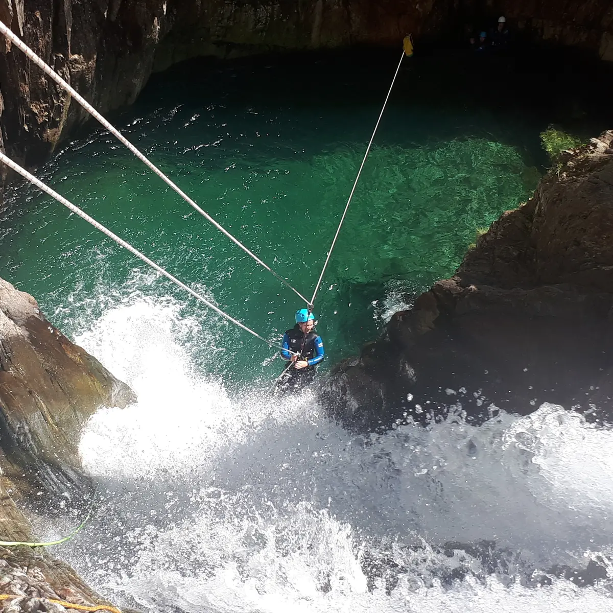 Tyrolienne en canyoning