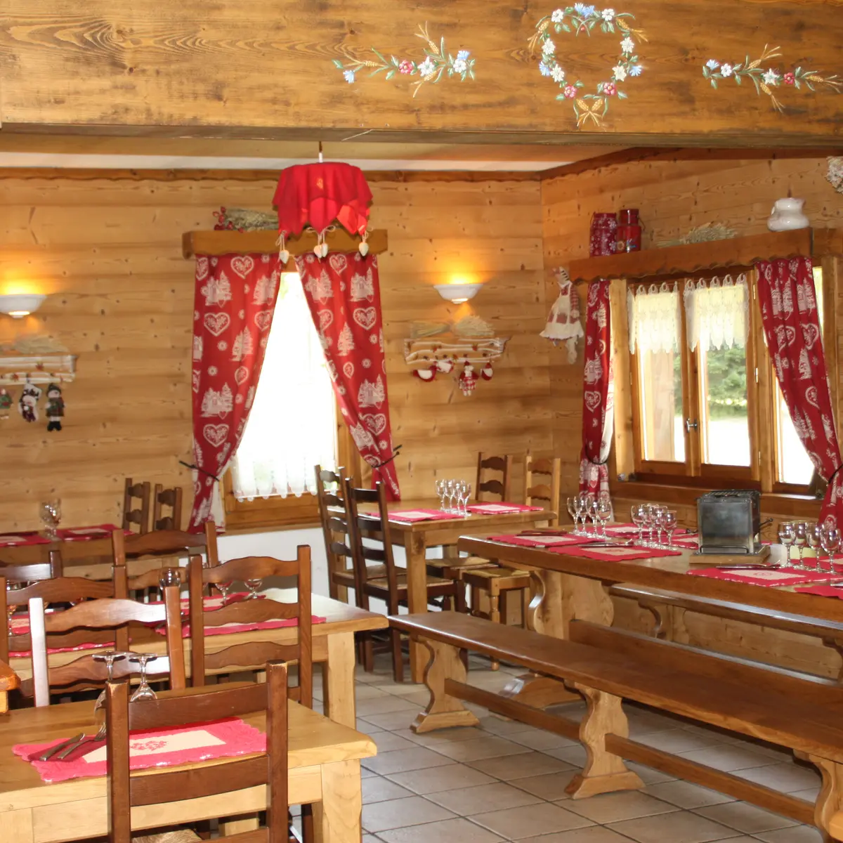 Salle du restaurant Le Caribou aux Saisies