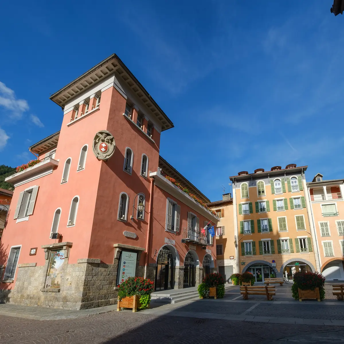 La place et la Mairie