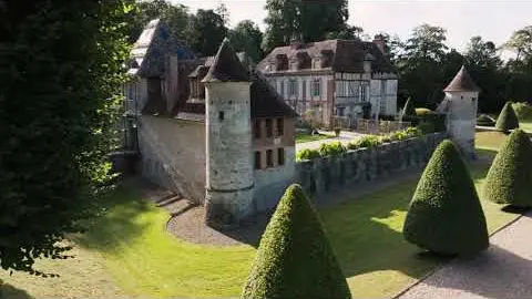 VOL AU DESSUS DU CHATEAU ET JARDINS DE BOUTEMONT