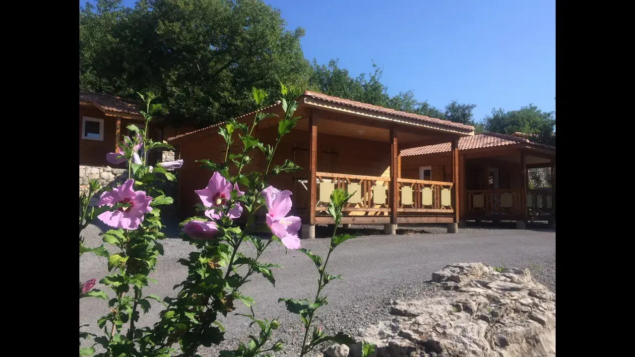 village de gîtes rev'Ô thijol vacances en ardèche