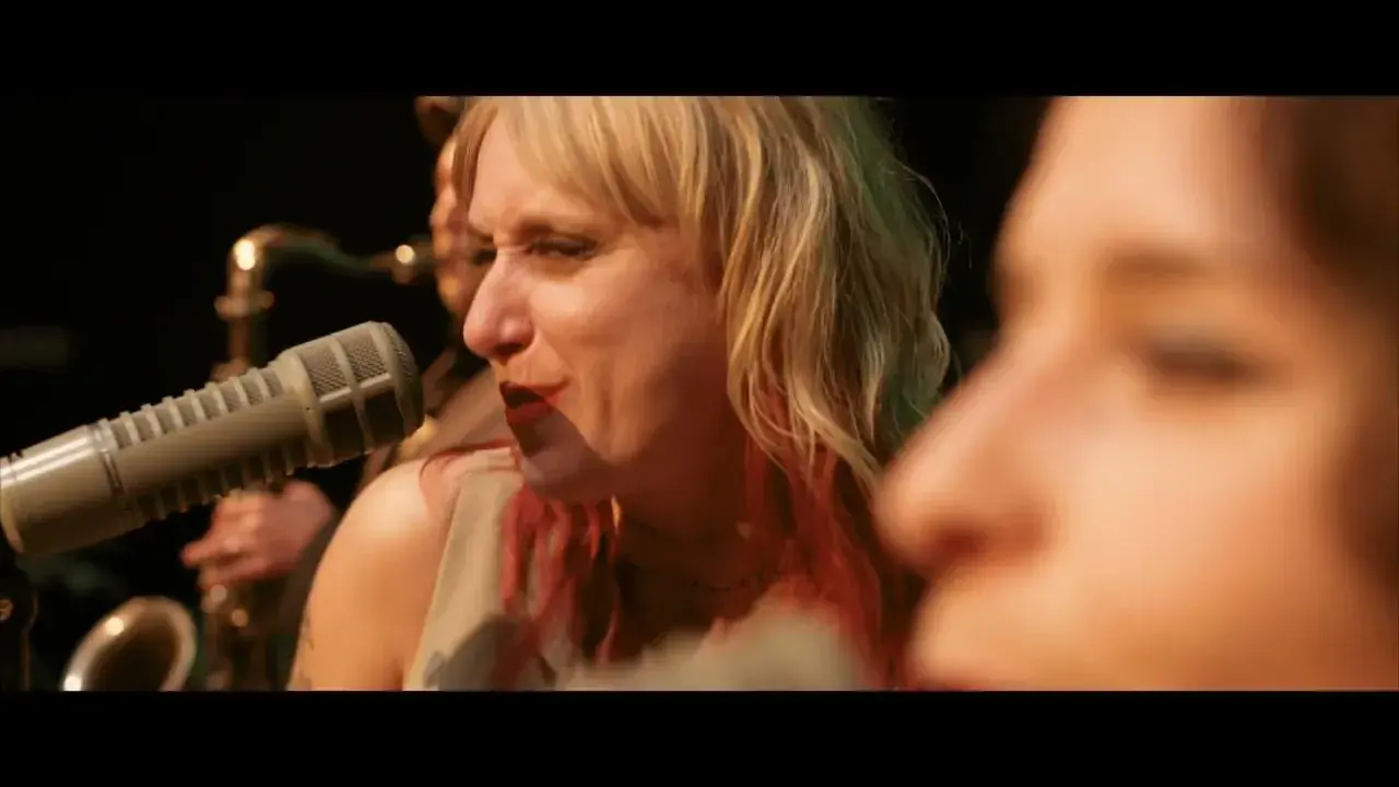 soul food - hit me baby one more time