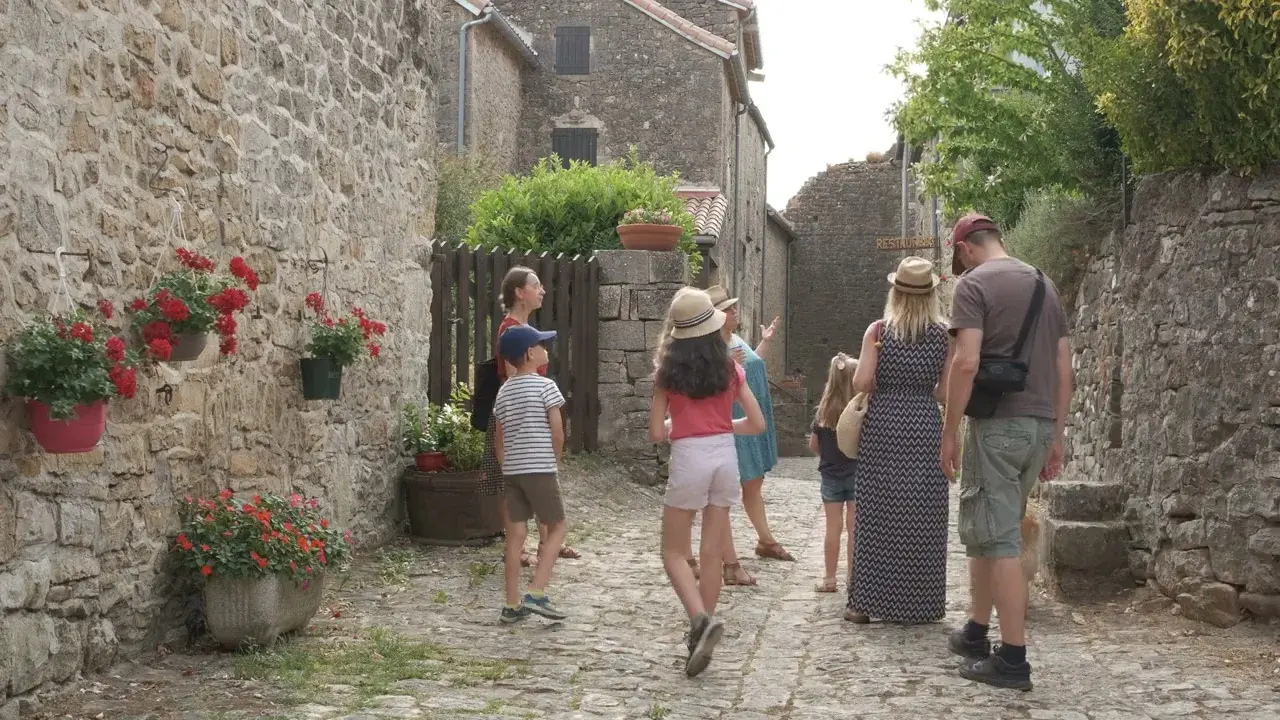 2022 08 St Jean d Alcas Teaser long