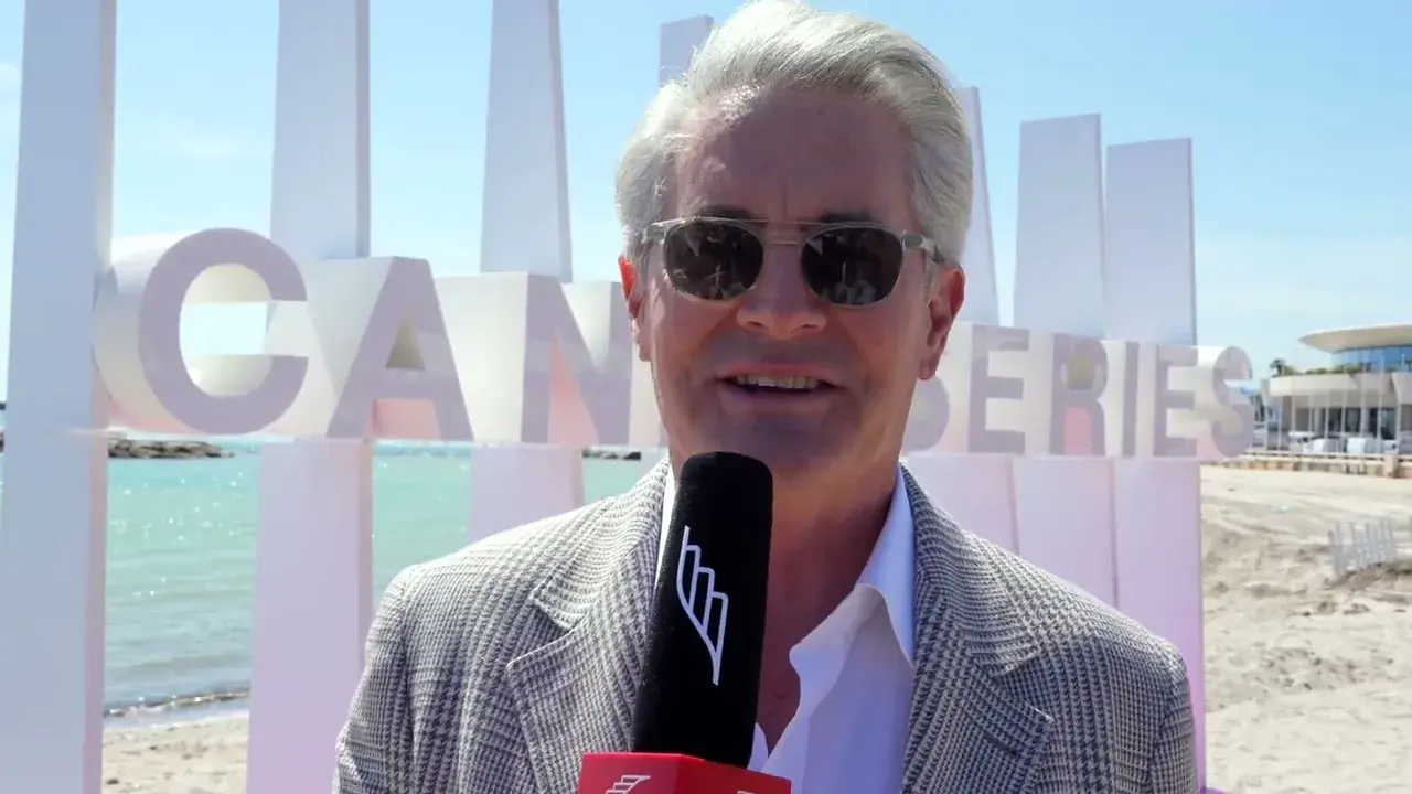 Kyle MacLachlan left his handprints in Cannes