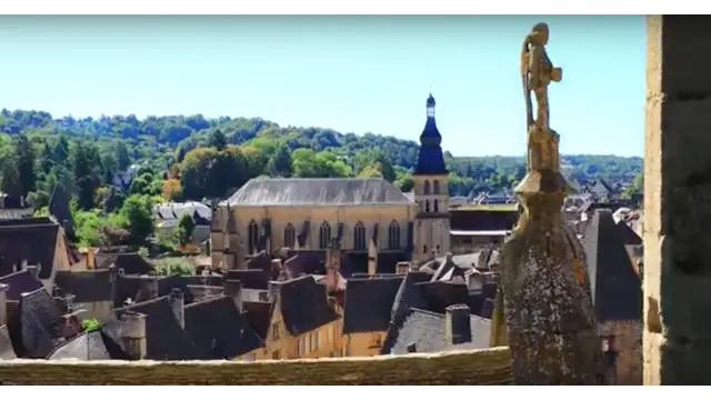 Sarlat, son patrimoine, sa culture gourmande, ses animations