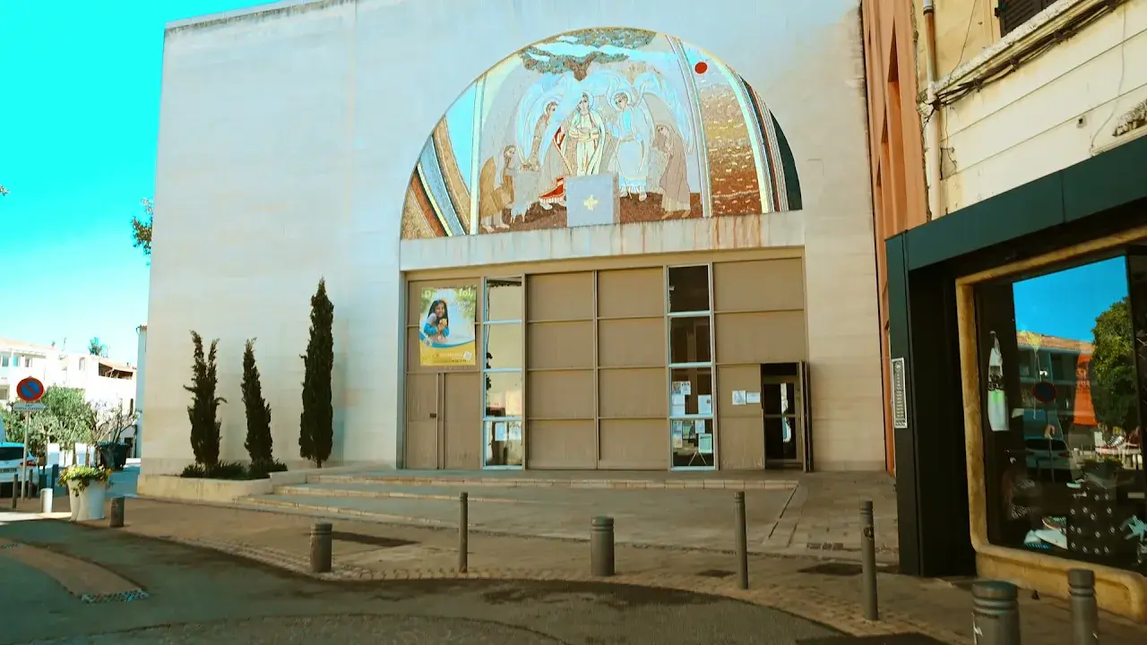 l'église sainte-famille d'istres en images