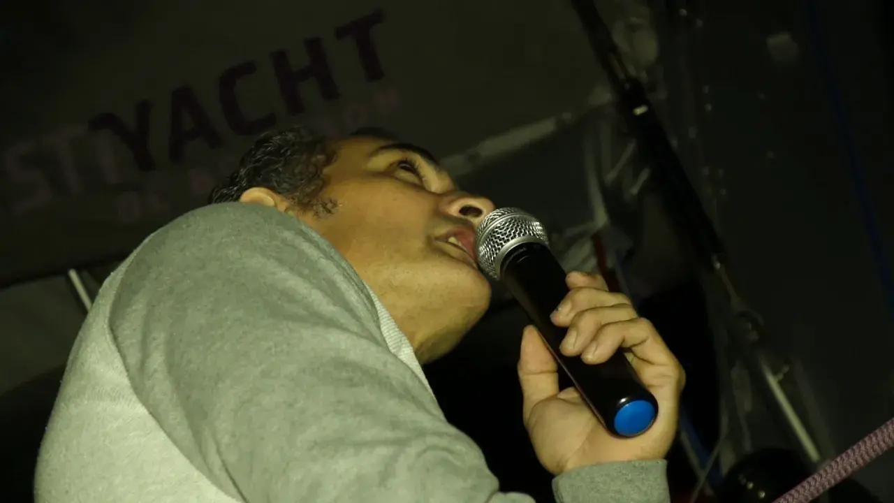 Observation des étoiles à bord d'un catamaran