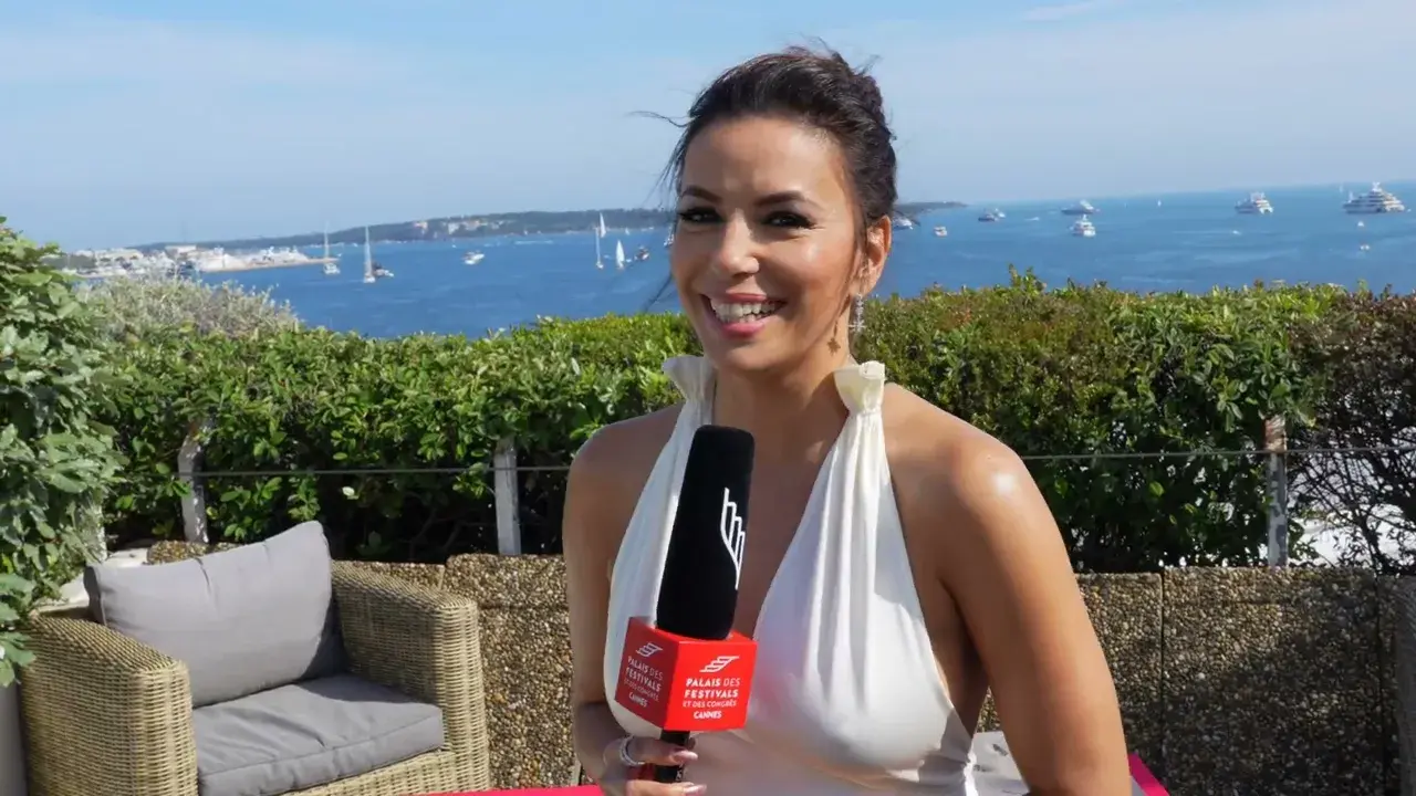 Eva Longoria marque Cannes de son empreinte