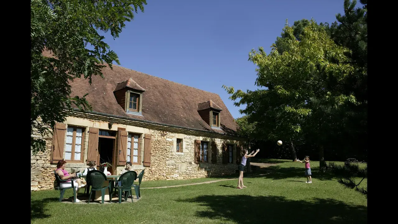 village de gîtes combas en périgord