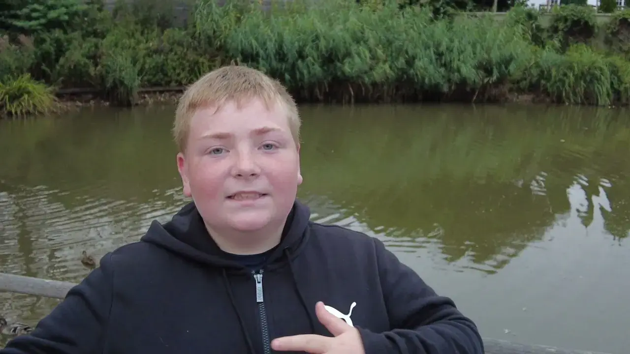 Vidéo - Rencontre surréaliste à Monchy