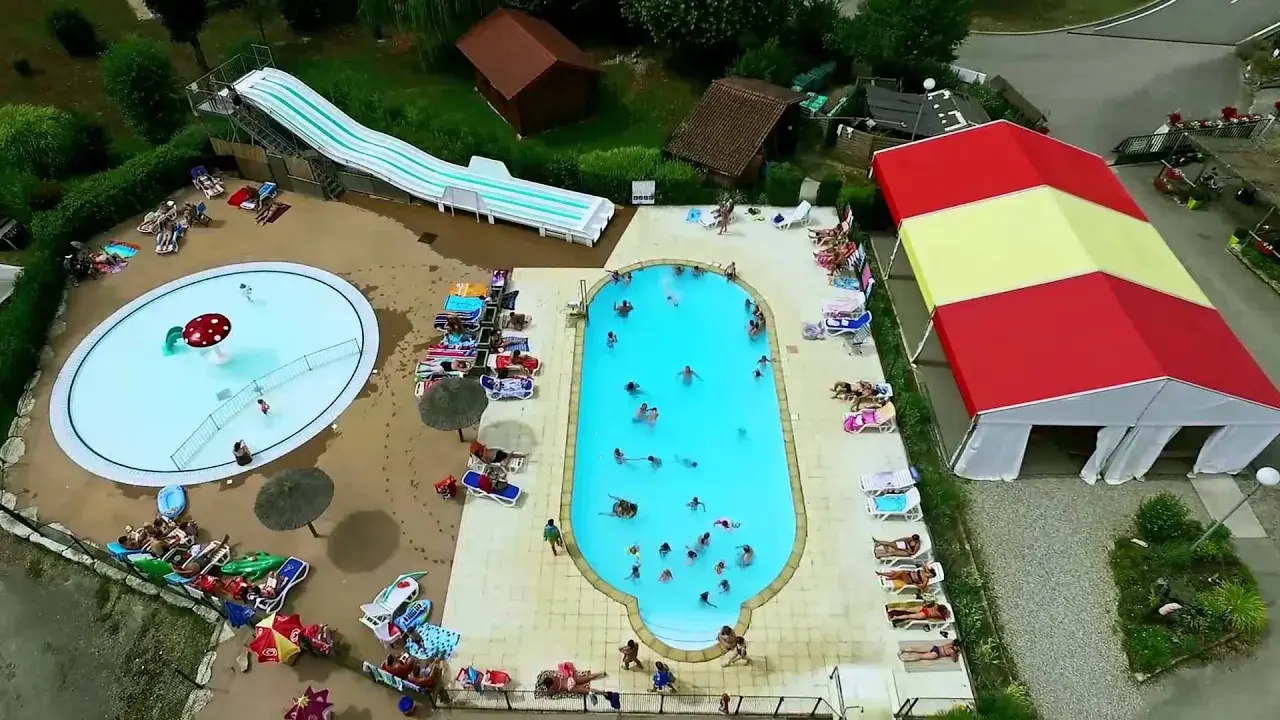 vidéo du camping de l'île de la comtesse vue du ciel